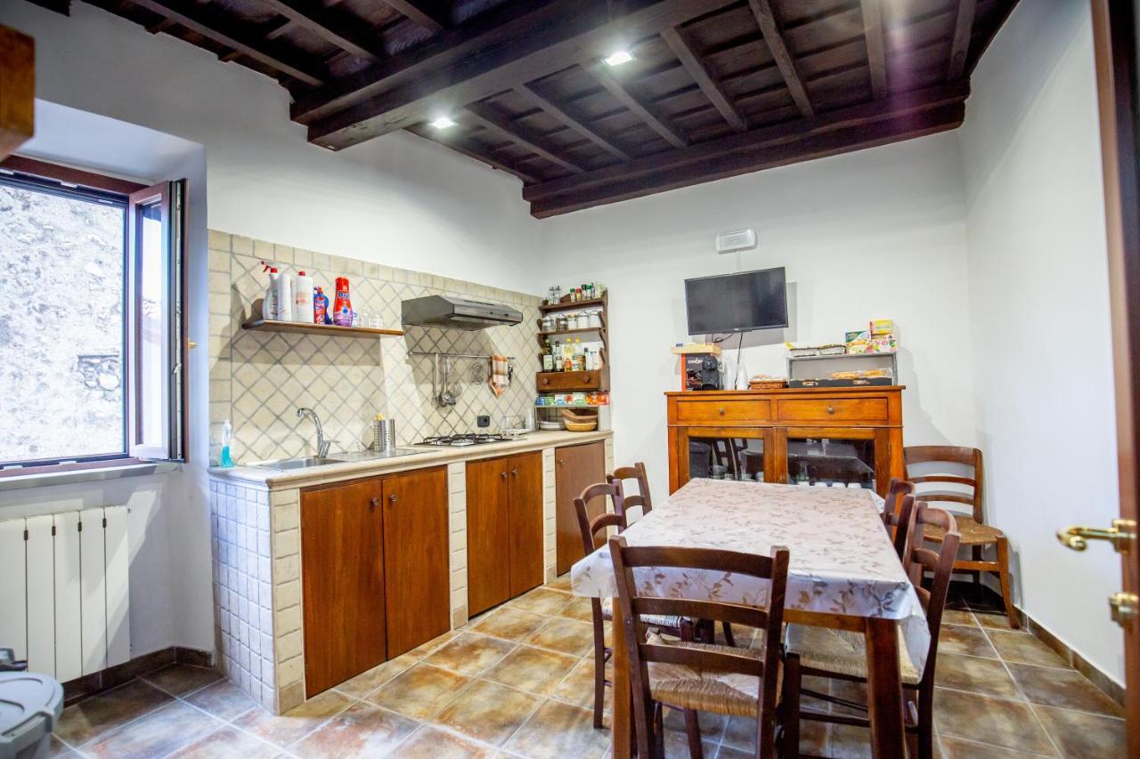 Antica Dimora Della Chiesa Apartment Olevano Romano Bagian luar foto