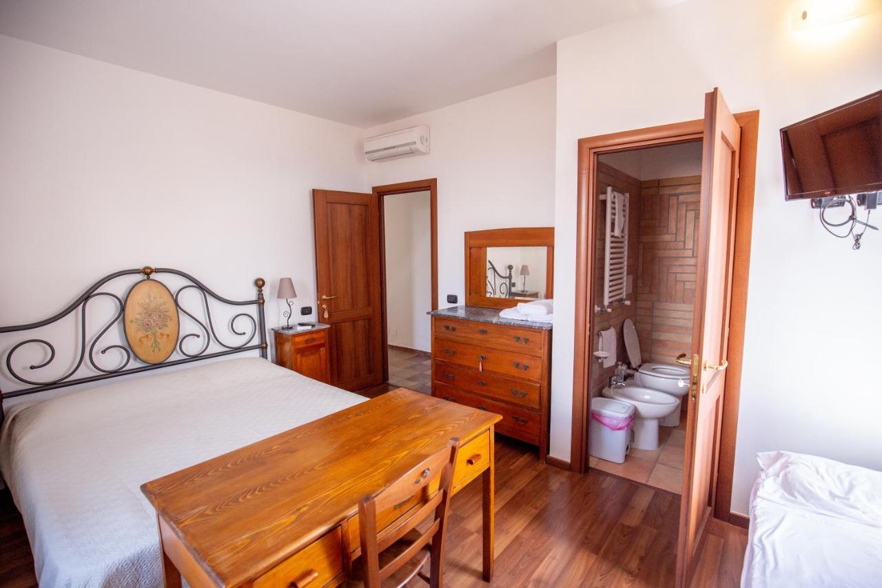 Antica Dimora Della Chiesa Apartment Olevano Romano Bagian luar foto